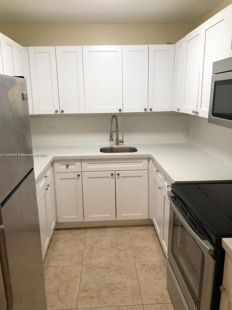 CAMBRIDGE CONDO - Residential