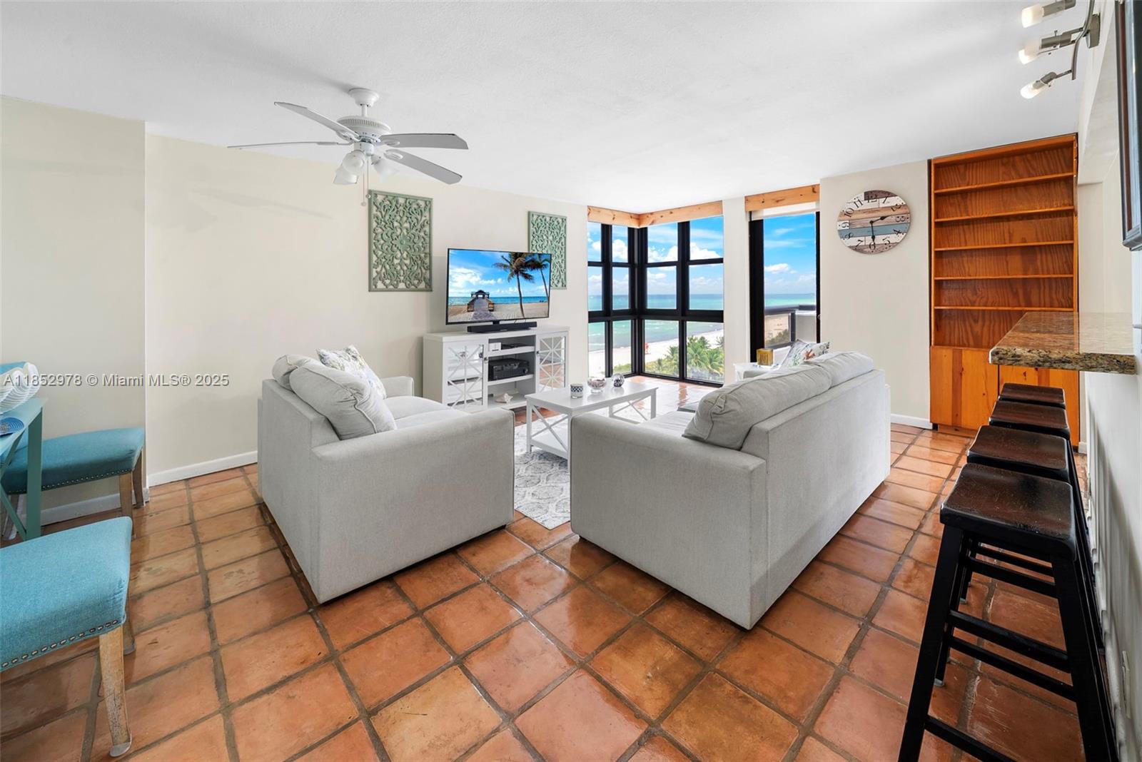 2555 Collins Ave 1414