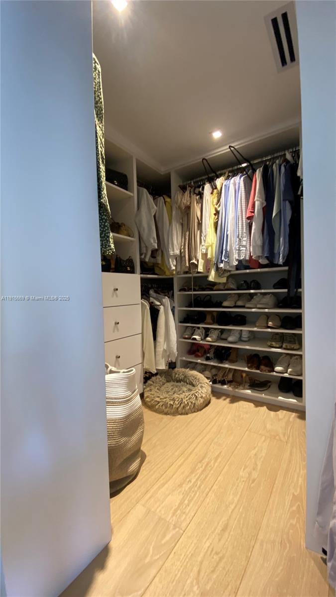 EAST SHENANDOAH - Residential Lease