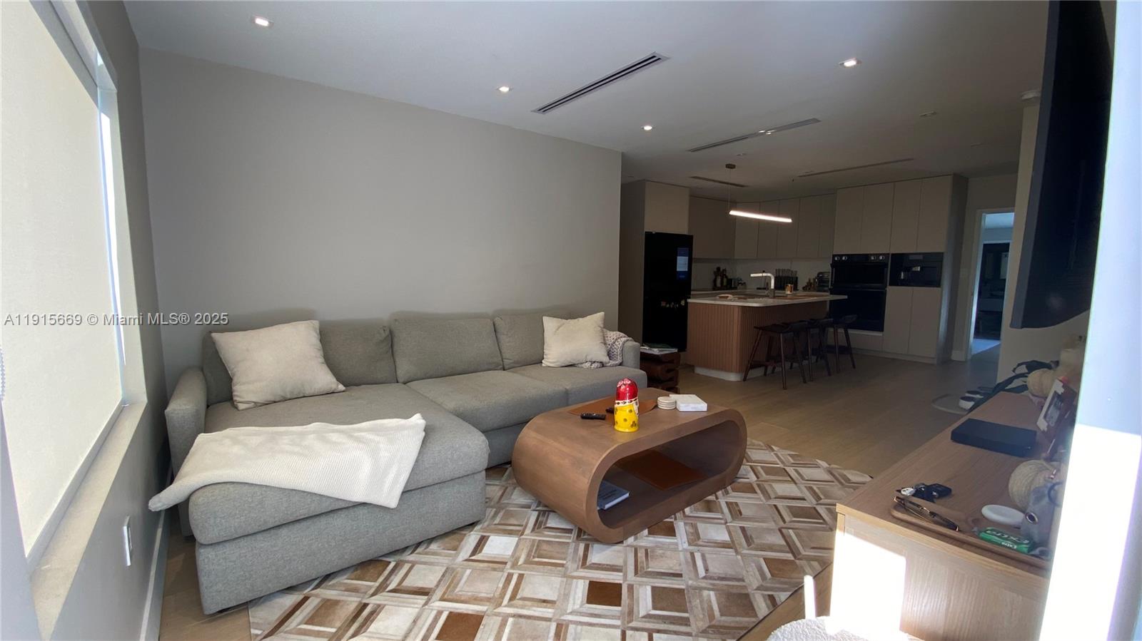 EAST SHENANDOAH - Residential Lease