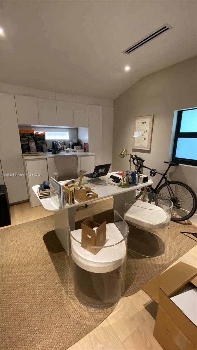 EAST SHENANDOAH - Residential Lease