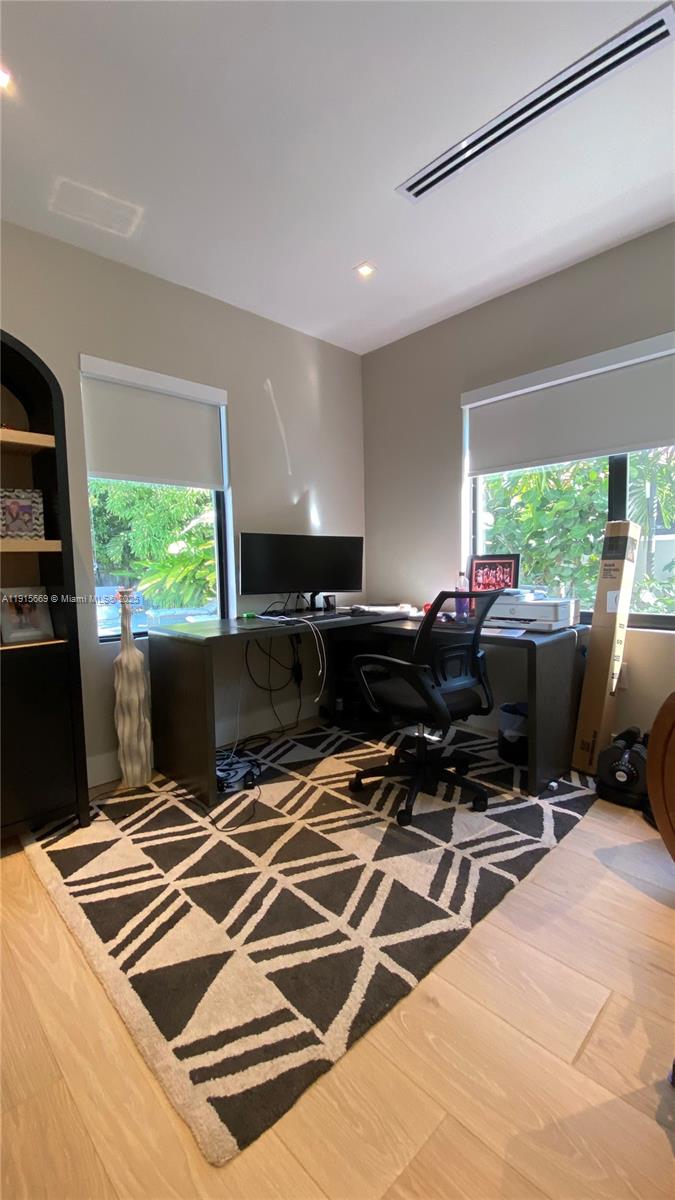 EAST SHENANDOAH - Residential Lease