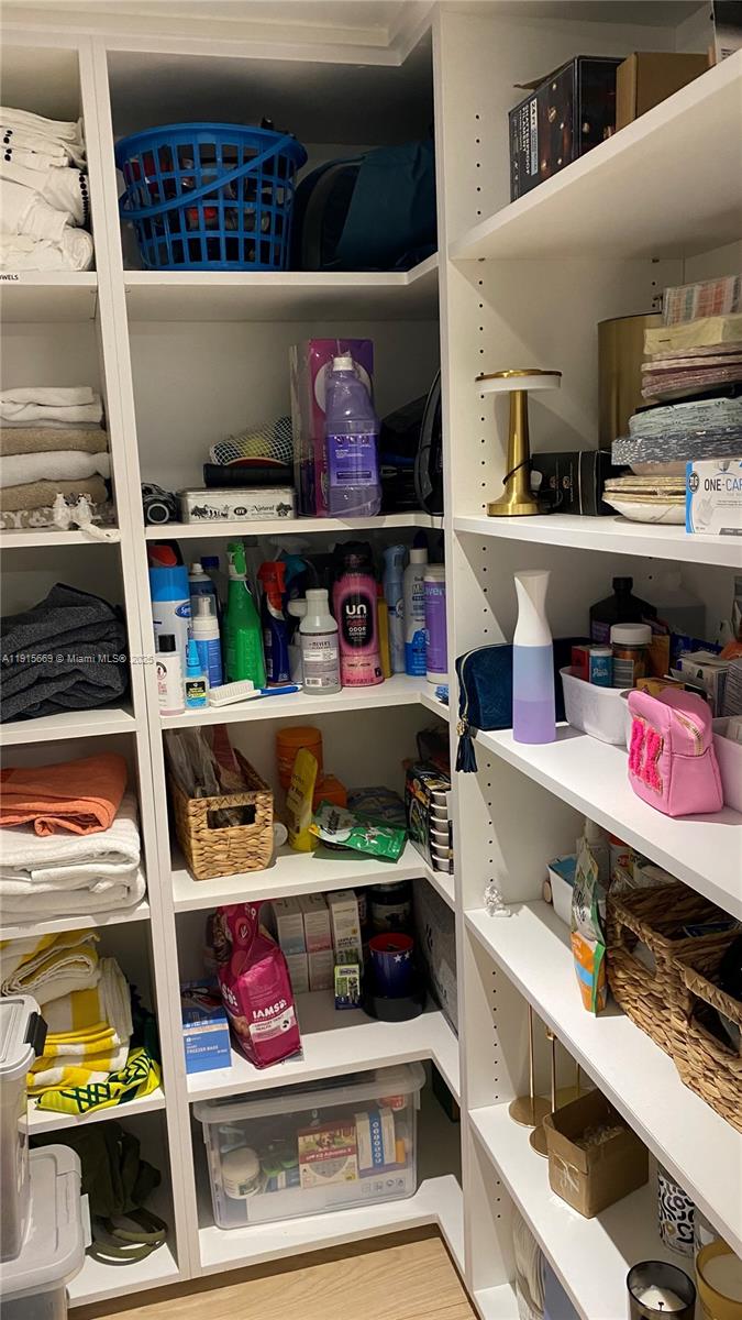 EAST SHENANDOAH - Residential Lease