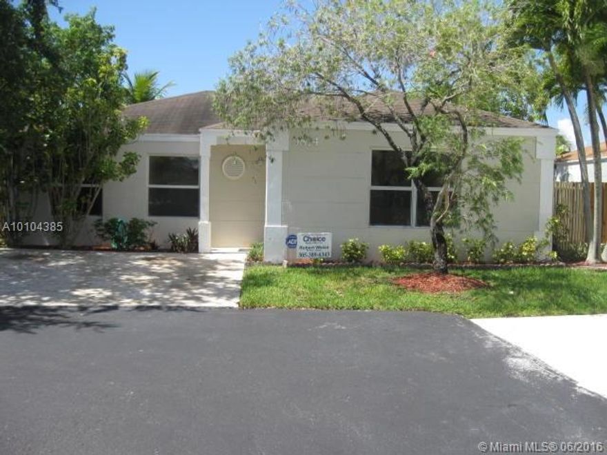 Lock Box Easy to Show , Beautiful Remodeled Home, Brand New Tiled Floors, Beautiful Kitchen with Granite Counter Tops , Stainless Steel Appliances , Washer & Dryer, Freshly Painted, etc. Screened In Tiled Patio, Nice Community Pool with Lake View, Great Fenced Concrete Back Yard  , Avocado Trees . Walking / Bike Path around Lake Etc.  Look at Pictures will Sell Fast, Not a short Sale or Foreclosure. Low HOA. Sorry, please no FHA offers.