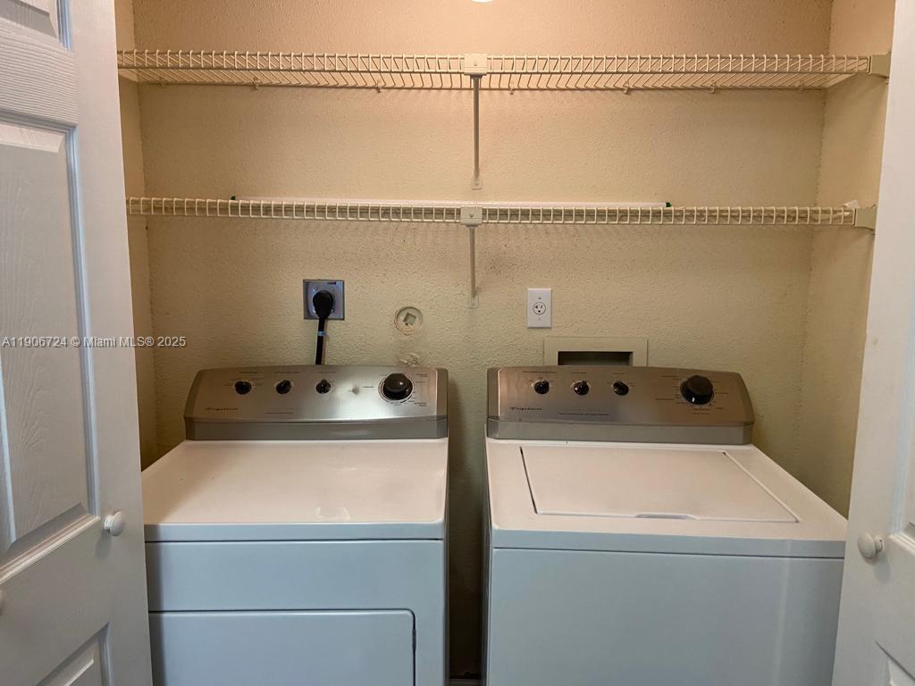 SAVANNAH AT RIVERSIDE COND - Residential Lease