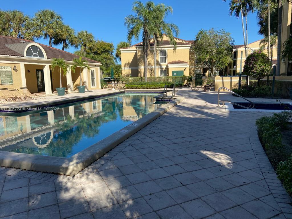 SAVANNAH AT RIVERSIDE COND - Residential Lease