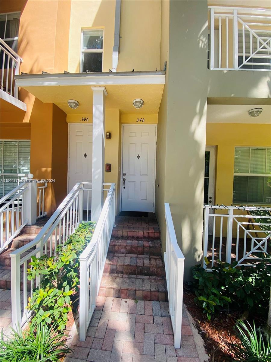 Rental Property at 348 Sw 13th Ter, Fort Lauderdale, Broward County, Florida - Bedrooms: 3 
Bathrooms: 3  - $3,300 MO.