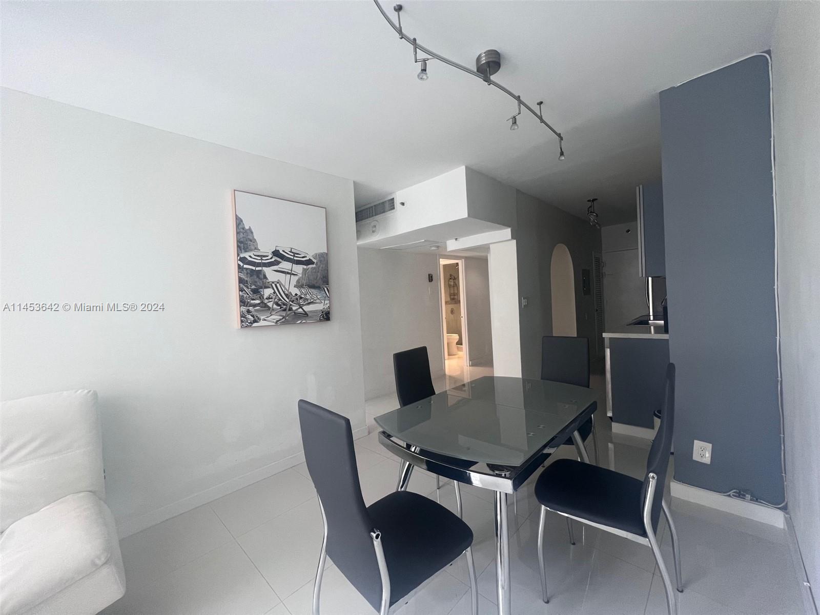 THE DECOPLAGE CONDO - Residential Lease