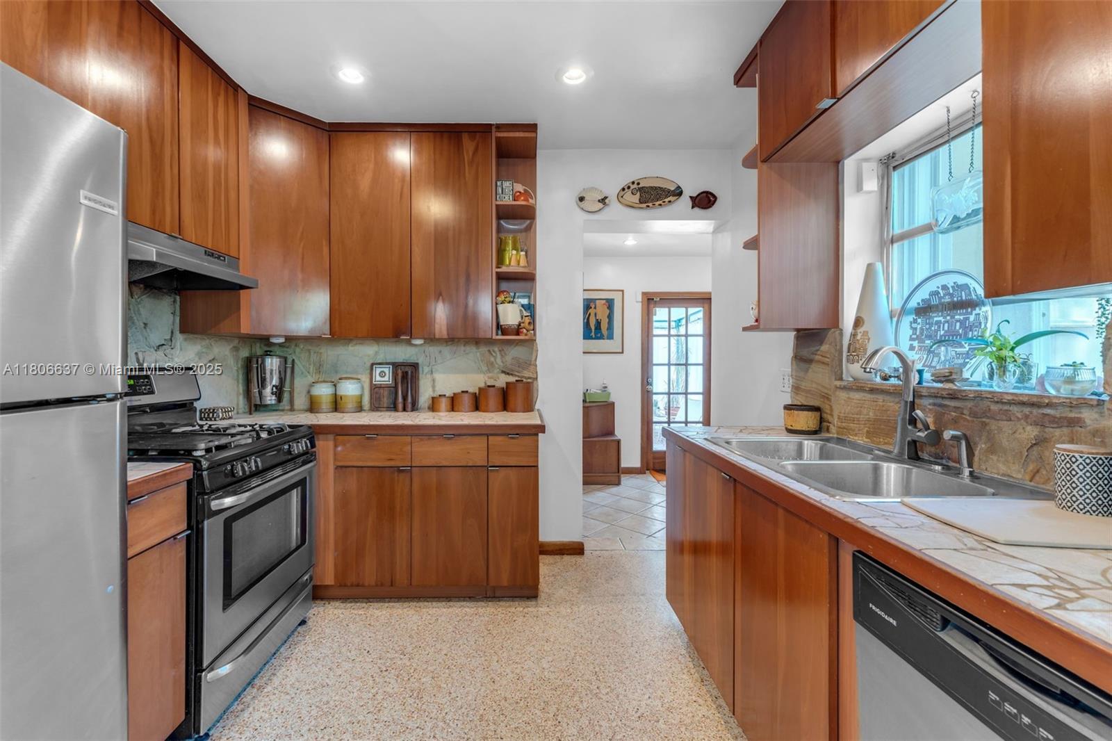 KENSINGTON PARK - Residential