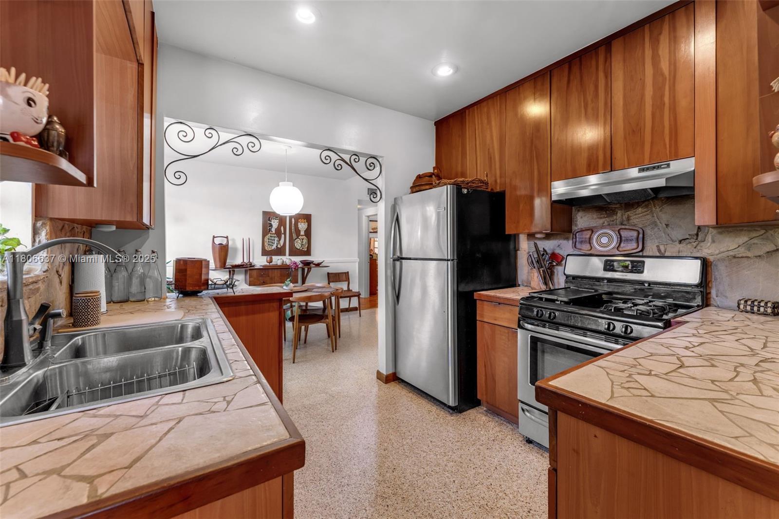 KENSINGTON PARK - Residential