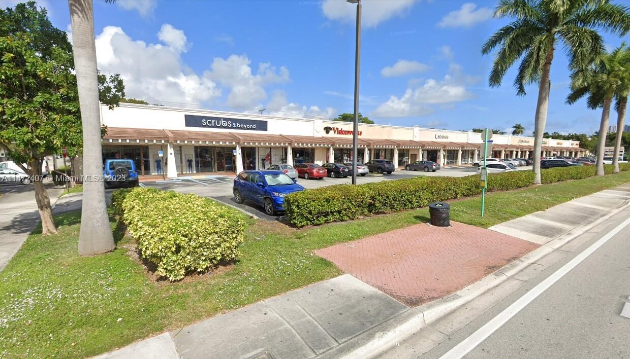 Space for lease, 4,521 SF on a strip center. $28 p/SF and CAM $18 p/SF. A strategically placed strip center situated on 163rd Street, one of North Miami Beach’s emerging markets. 1-story shopping center with 9 retail units plus 1 stand-alone. Store mix includes national brand tenants like Casual Male DXL, Scrubs & Beyond, and Pollo Tropical.