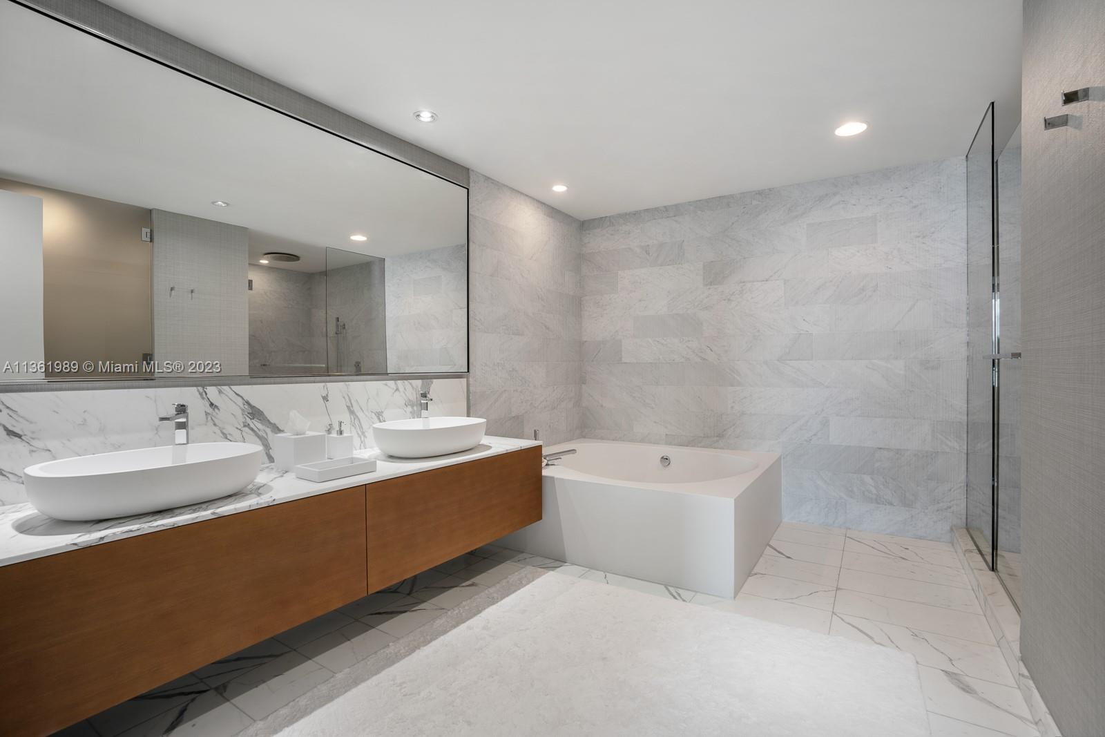 OCEANA BAL HARBOUR CONDO - Residential