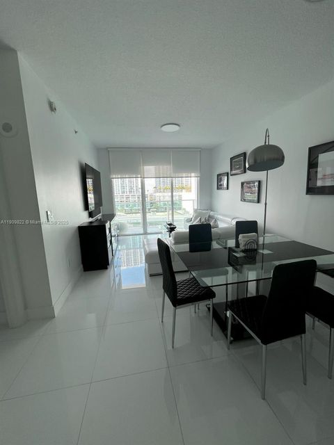 31 SE 5th St 1003 Miami FL 33131