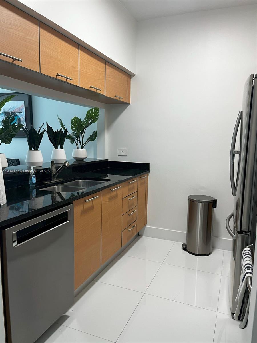 BRICKELL ON THE RIVER N T - Residential Lease