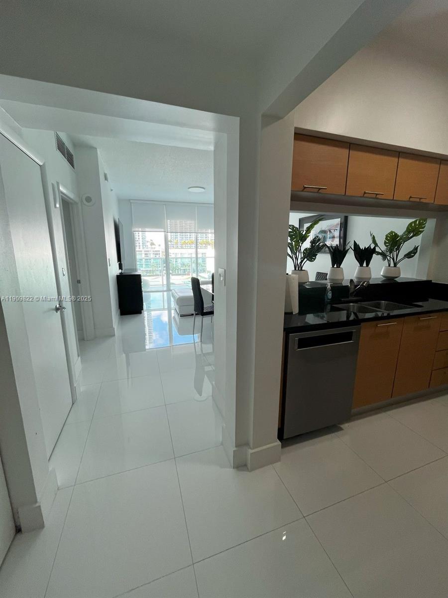 BRICKELL ON THE RIVER N T - Residential Lease