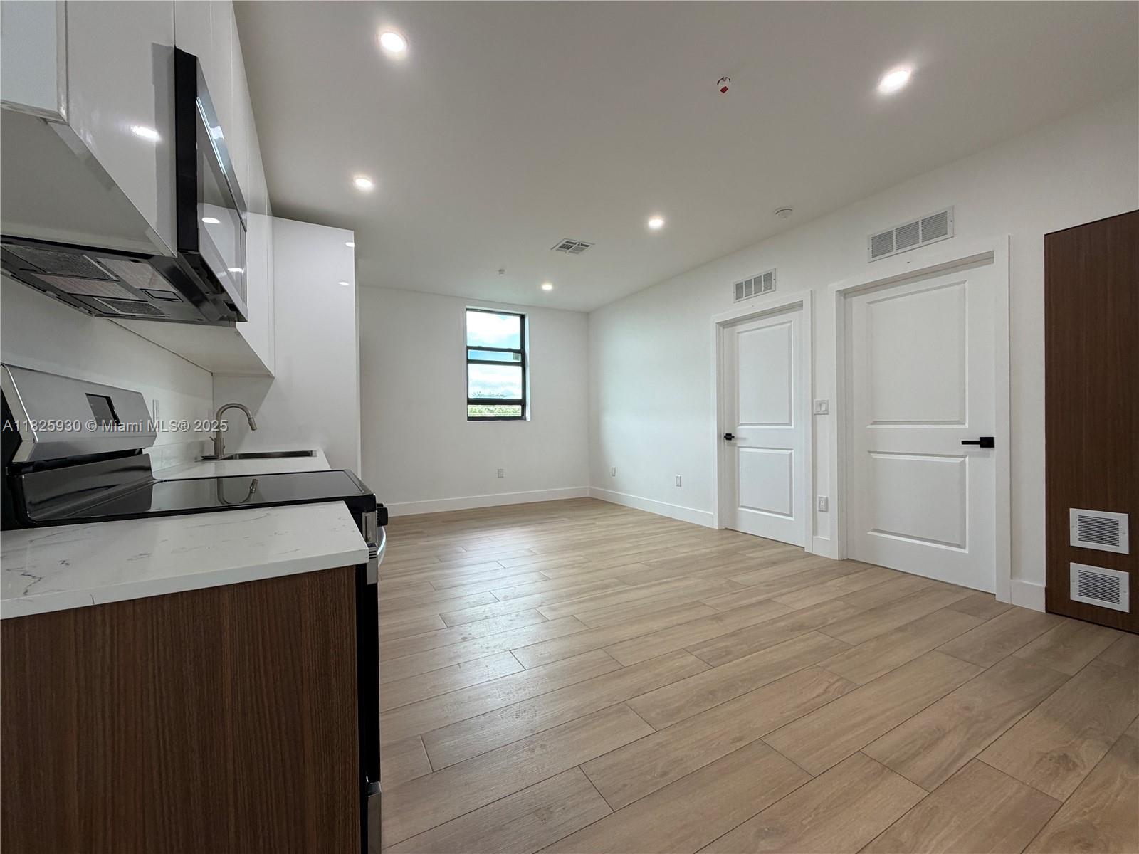 LAWRENCE ESTATE LAND CO - Residential Income