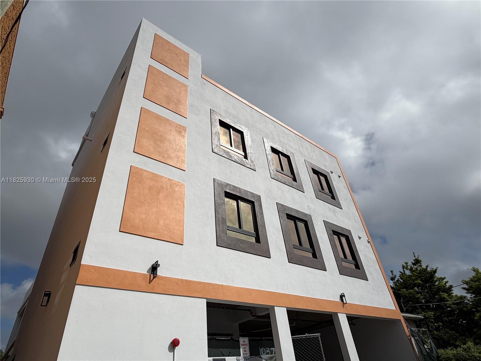 LAWRENCE ESTATE LAND CO - Residential Income