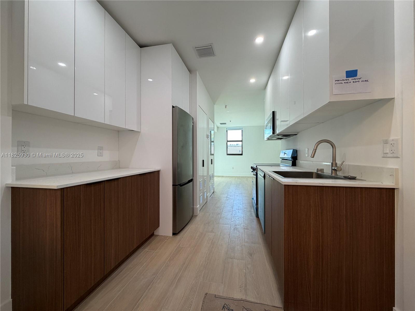 LAWRENCE ESTATE LAND CO - Residential Income