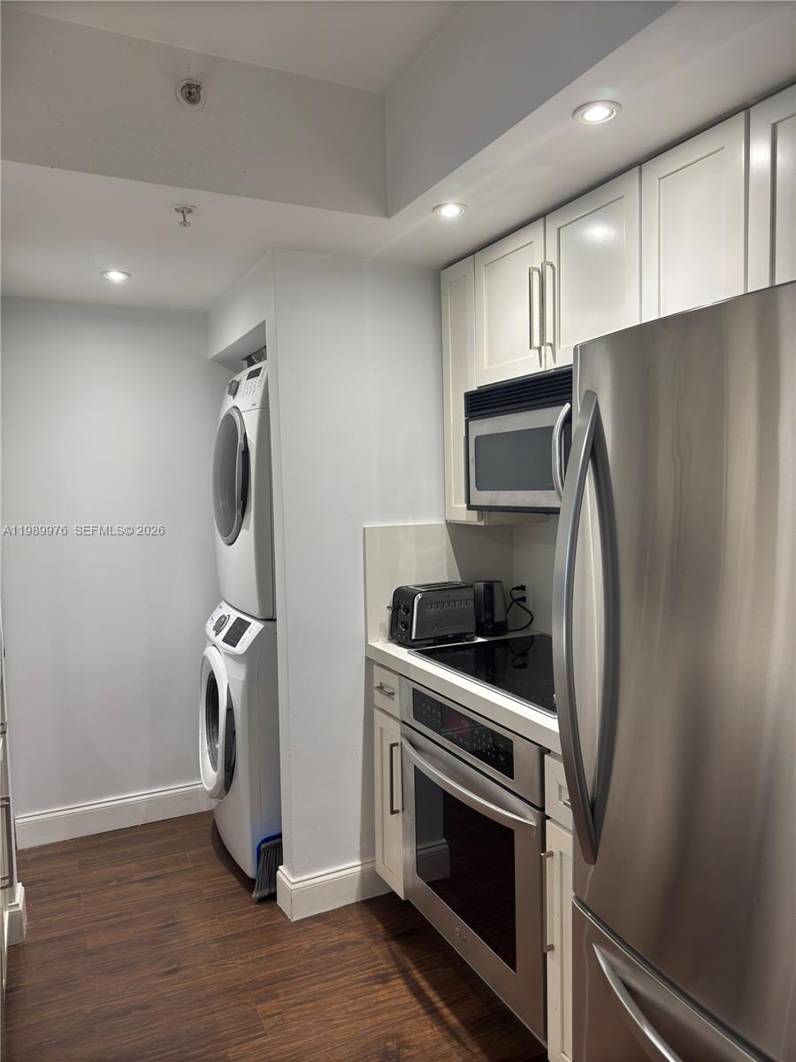 2000 N Bayshore Dr 708