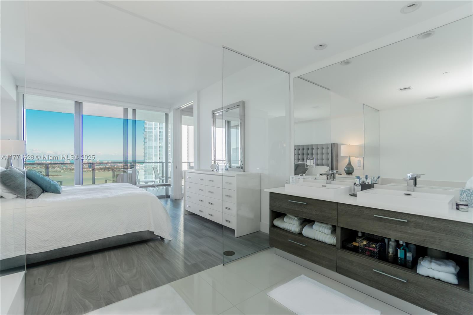 PARAISO BAY CONDO - Residential Lease