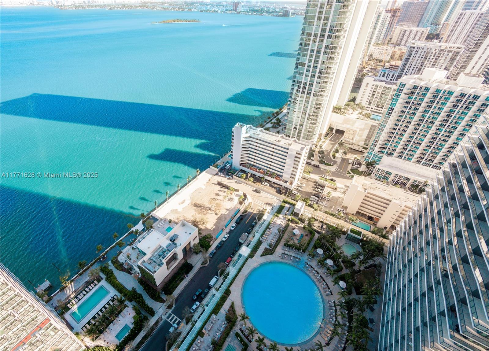 PARAISO BAY CONDO - Residential Lease