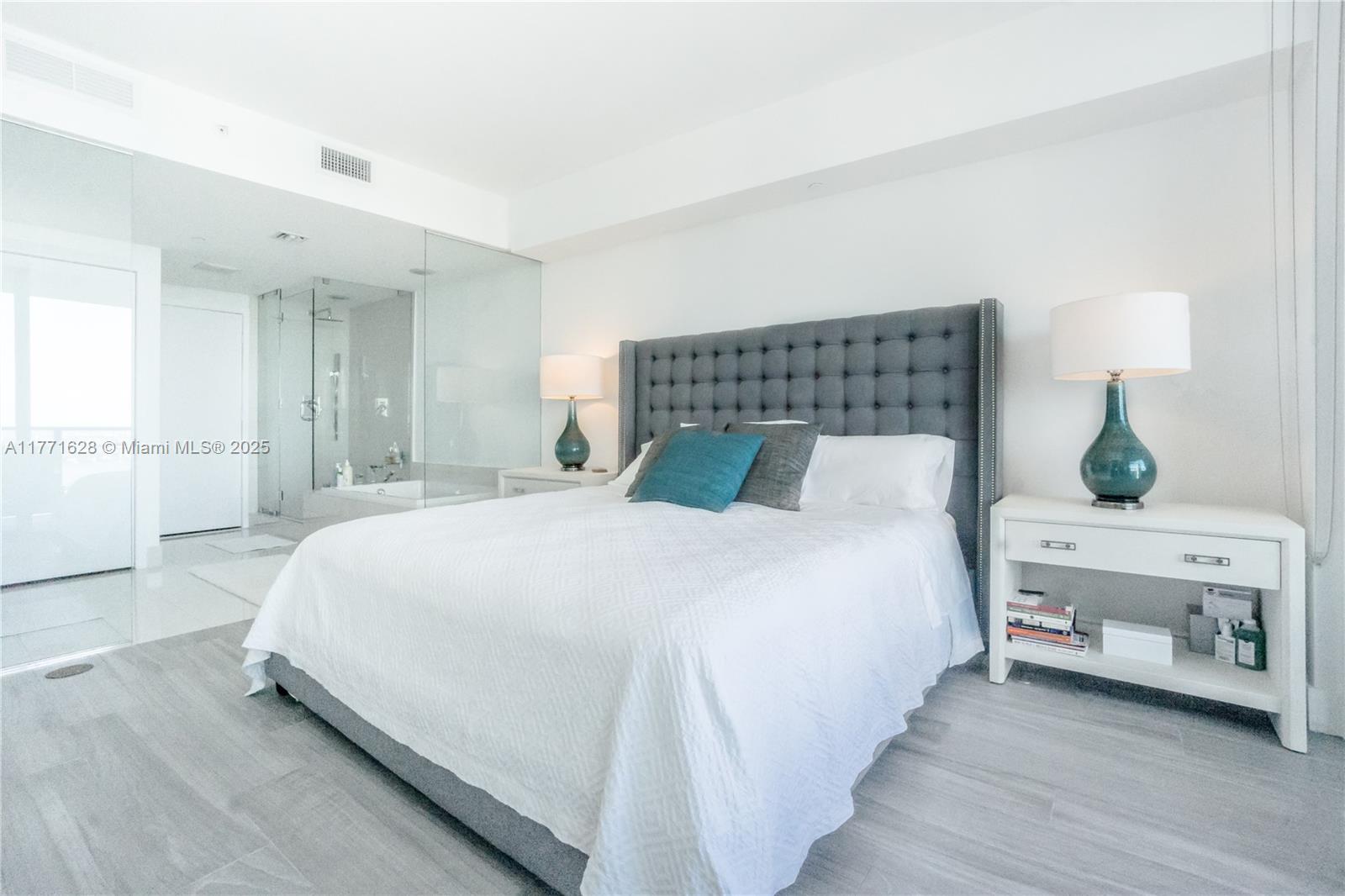 PARAISO BAY CONDO - Residential Lease