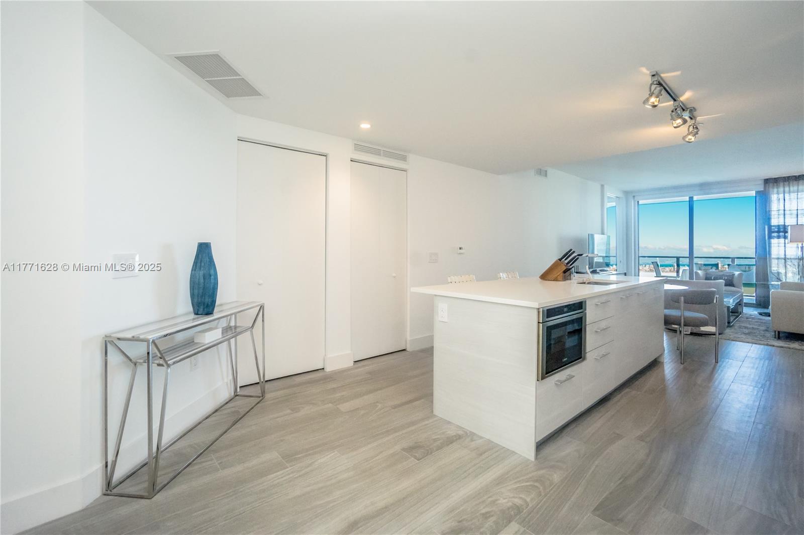 PARAISO BAY CONDO - Residential Lease