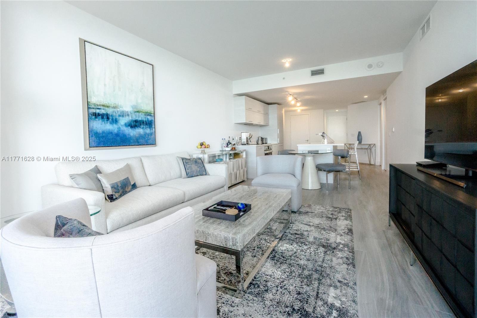 PARAISO BAY CONDO - Residential Lease