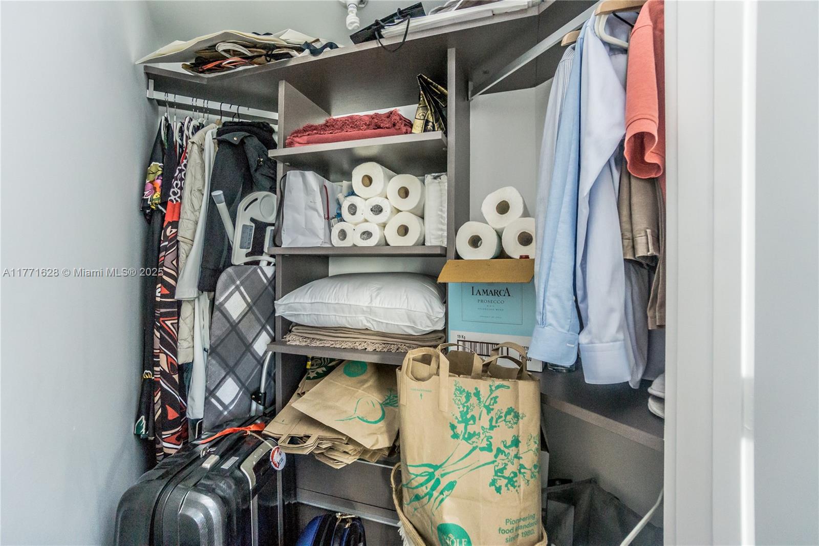 PARAISO BAY CONDO - Residential Lease