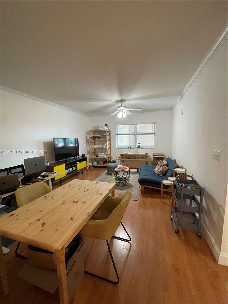 BEAUTIFUL 1/1 UNIT. GREAT BUILDING AND AMENITIES, BRIGHT AND SPACIOUS UNIT FACING THE POOL. CONVENIENT AND CENTRIC LOCATION IN THE HEART OF CORAL GABLES. SUBMIT OFFER WITH ID's, STANDARD RENTAL APPLICATION, CREDIT REPORT, PAYSTUBS/BANK STATEMENTS.TEXT JESSICA FOR VIDEO.