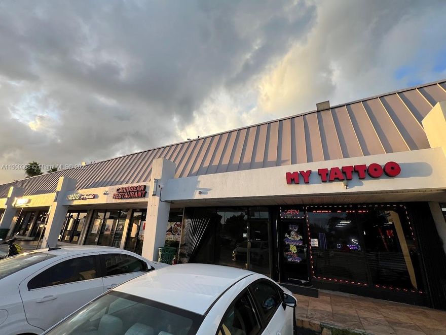 FOR LEASE – 1,000 SQ FT RETAIL SPACE
Prime Location on Hollywood Blvd
Excellent retail space available in Napa Shopping Plaza, conveniently located just steps from the Turnpike and 441 in Hollywood, FL.
Join a strong mix of national and local tenants including Advance America, Sushi Song, T-Mobile, My Tattoo Shop, Caribbean Cuisine Restaurant, Napa Auto Parts, and Smoke Shop, among others.
This 1,000 sq. ft. unit at 6111 Hollywood Blvd. offers high visibility and great exposure to thousands of cars passing daily on Hollywood Blvd — an ideal opportunity to showcase your business to a steady flow of customers.
Don’t miss this opportunity to locate your business in one of Hollywood’s busiest retail corridors.
Call today for more information or to schedule a viewing!