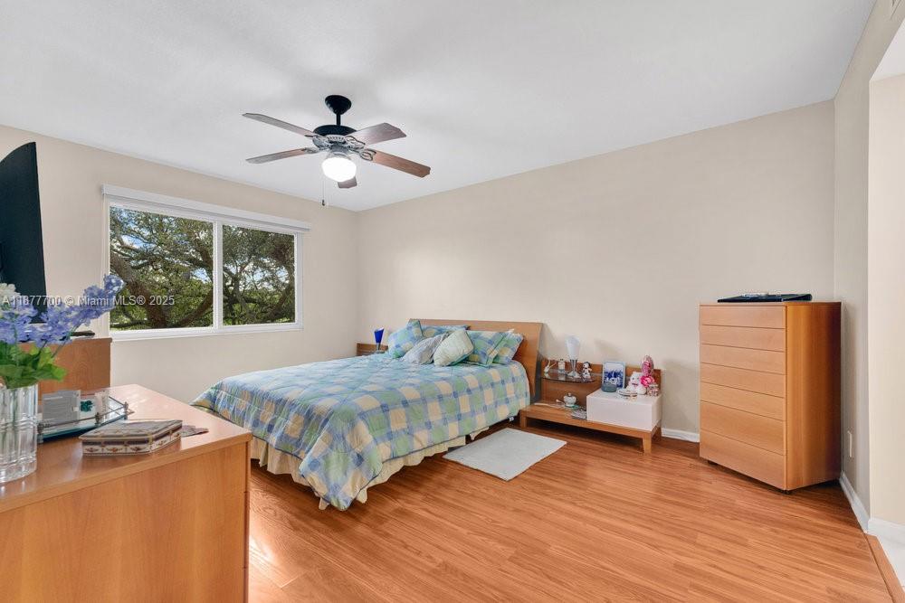 CAMBRIDGE AT CENTURY - Residential