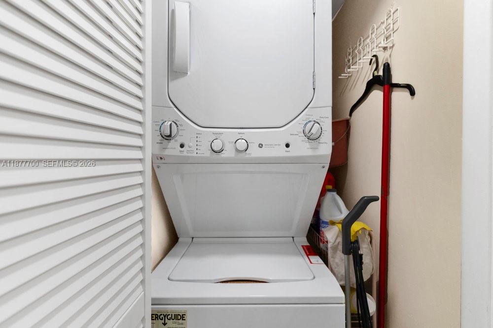 CAMBRIDGE AT CENTURY - Residential