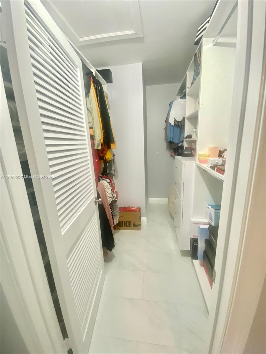 Grenadier Lakes at Welleby - Residential