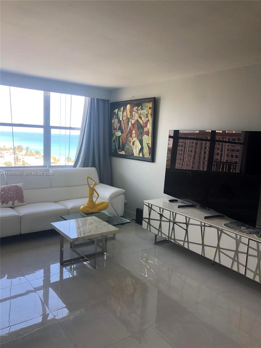 QUADOMAIN TOWER I AND IV - Residential