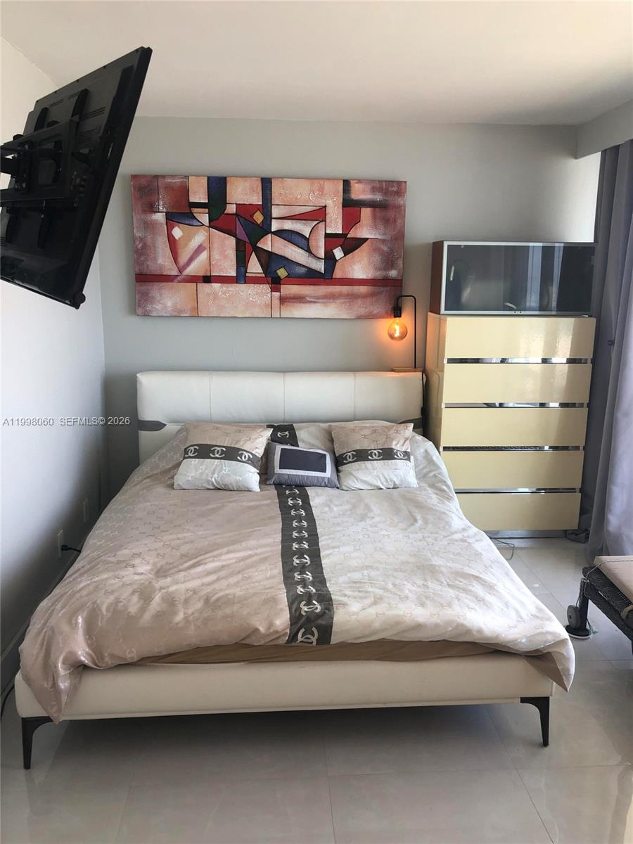 QUADOMAIN TOWER I AND IV - Residential