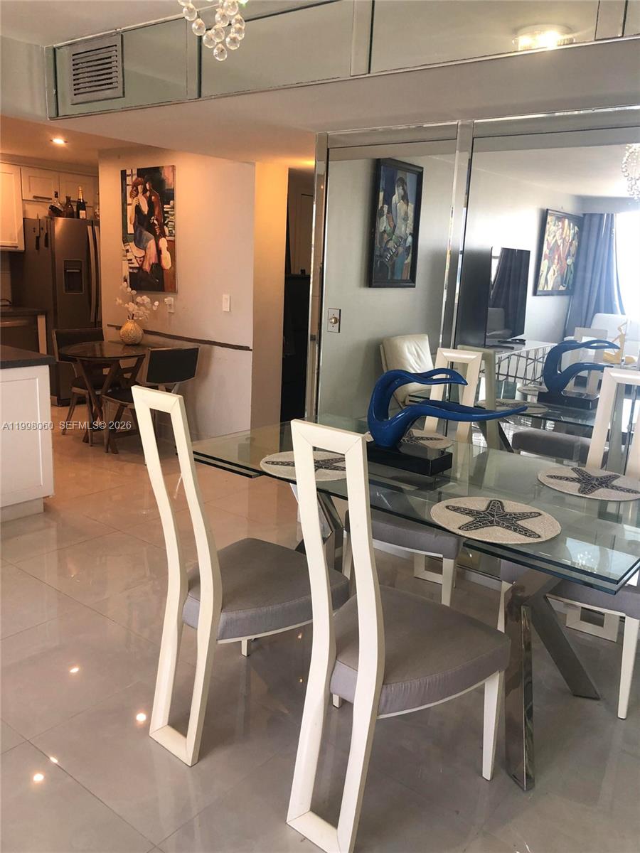 QUADOMAIN TOWER I AND IV - Residential