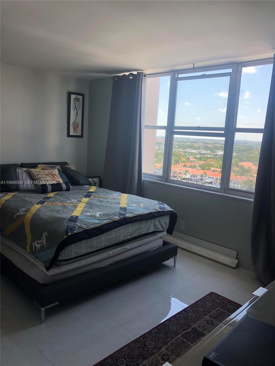 QUADOMAIN TOWER I AND IV - Residential