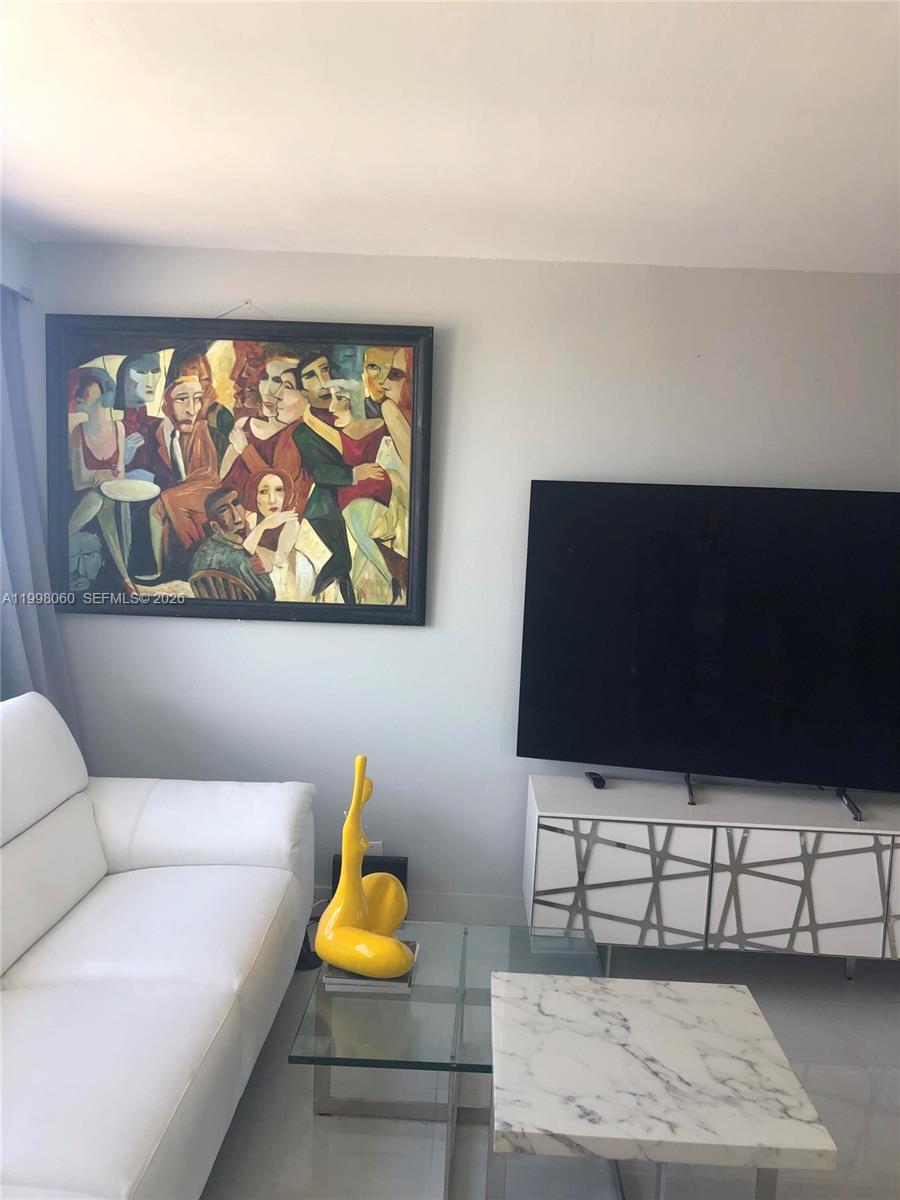 QUADOMAIN TOWER I AND IV - Residential