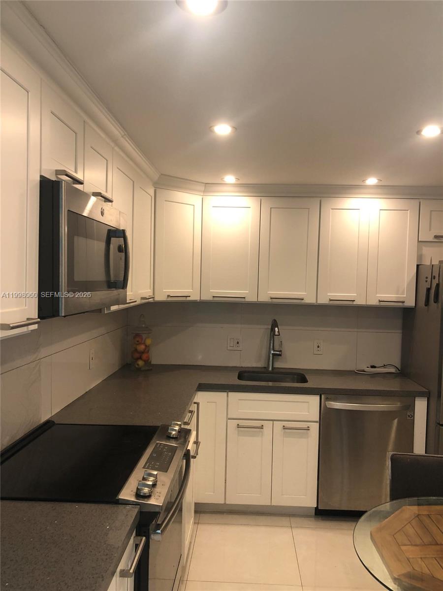 QUADOMAIN TOWER I AND IV - Residential