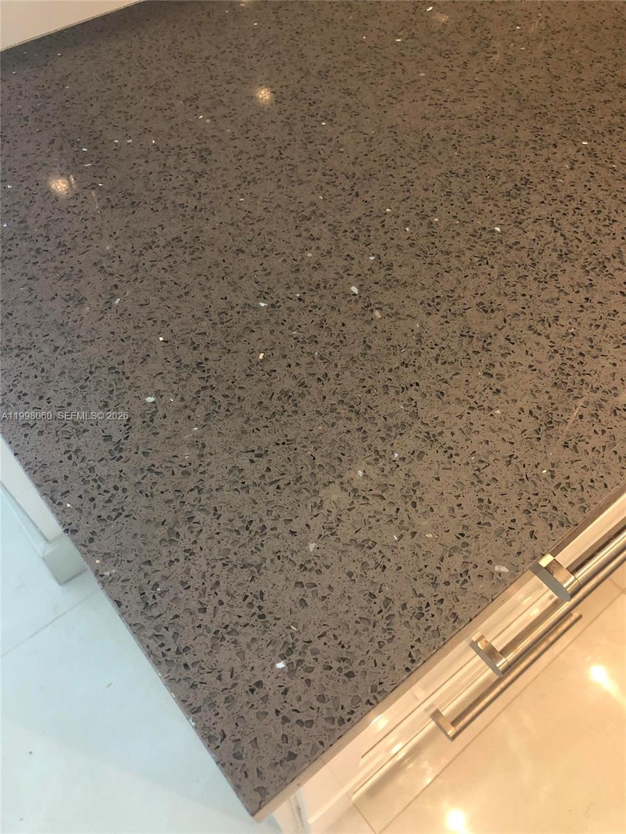 QUADOMAIN TOWER I AND IV - Residential