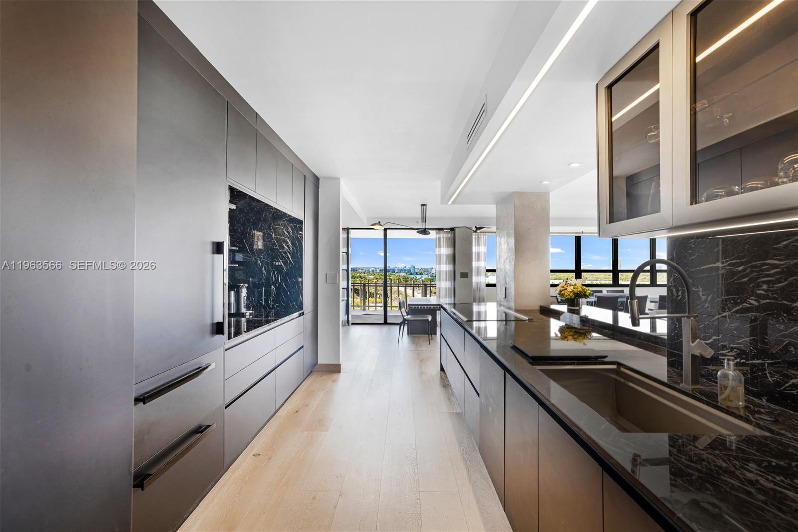 KENILWORTH CONDO - Residential