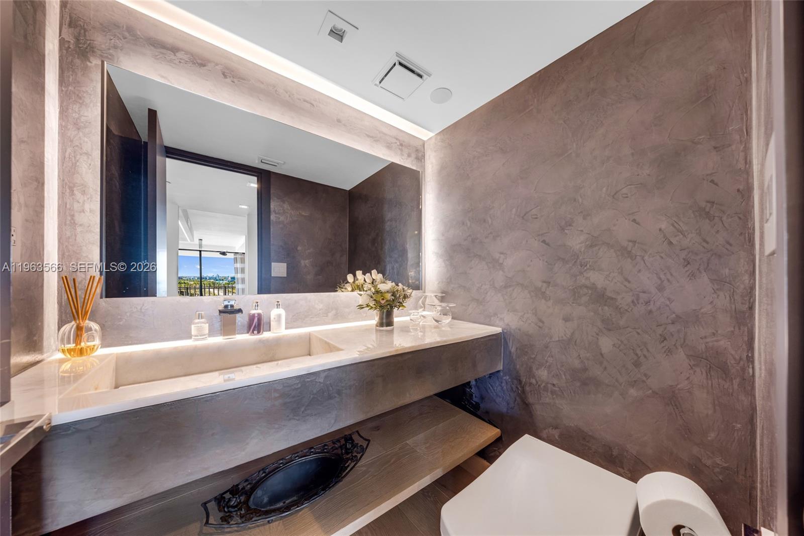 KENILWORTH CONDO - Residential