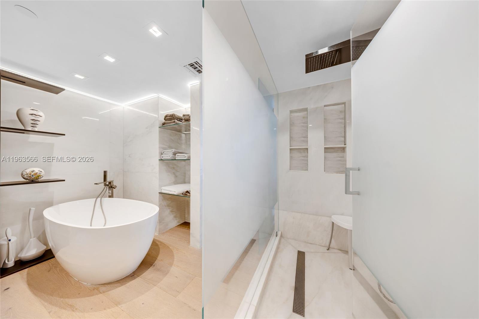 KENILWORTH CONDO - Residential