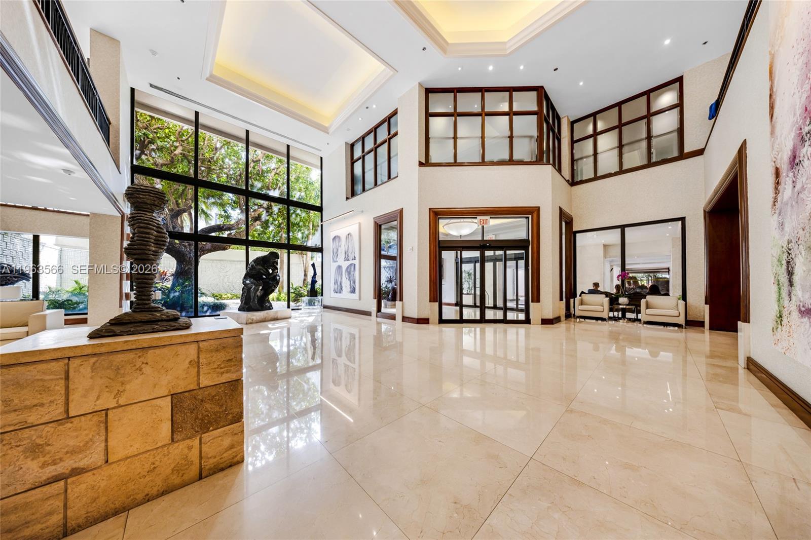 KENILWORTH CONDO - Residential