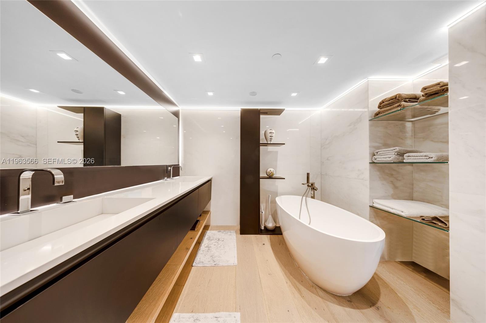 KENILWORTH CONDO - Residential