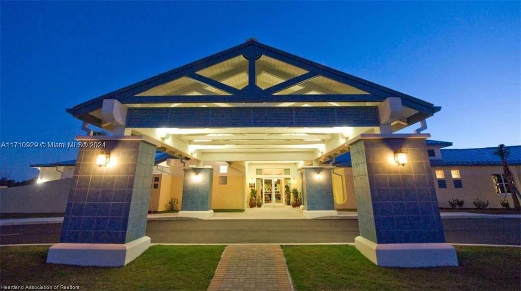 SUN N LAKE EST OF SEBRING - Land