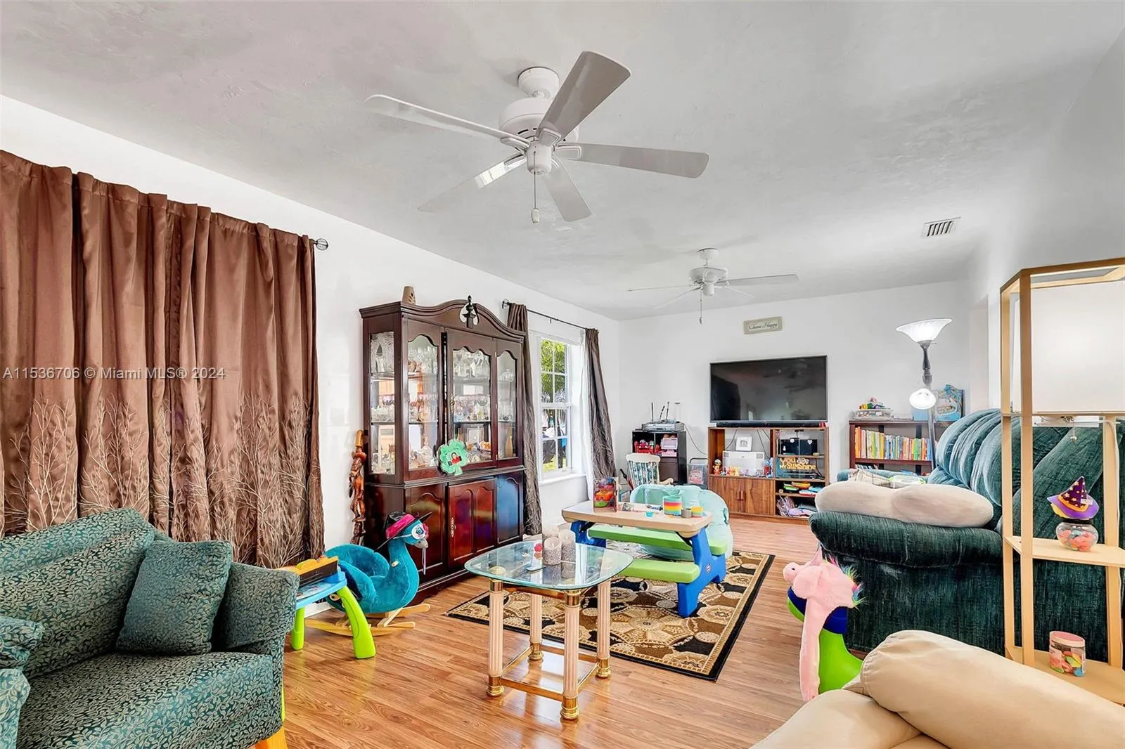 Homestead, Florida 33030, United States, 4 Bedrooms Bedrooms, ,2 BathroomsBathrooms,Residential,Active,64376