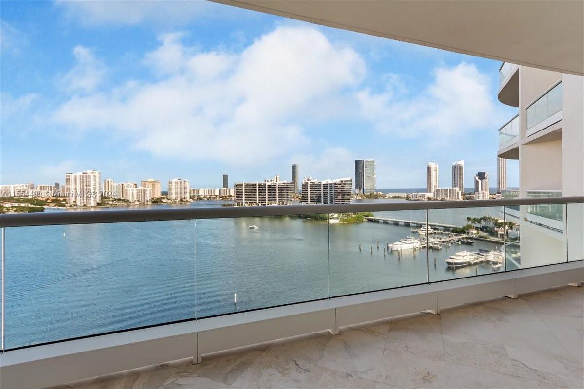 7000 ISL BLVD WILLIAMS IS - Residential