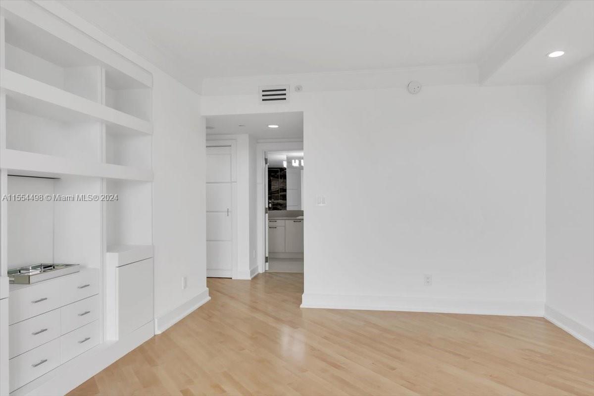 7000 ISL BLVD WILLIAMS IS - Residential